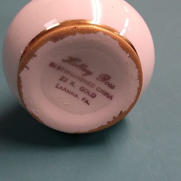 Vintage Holley Ross Wild Rose Floral White Vase with Gold Trim Accents - Picture 3 of 6